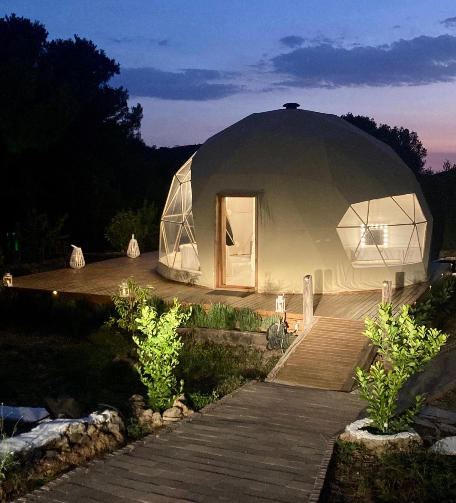Domo Suites Masía Cal Geperut Badalona Exterior foto