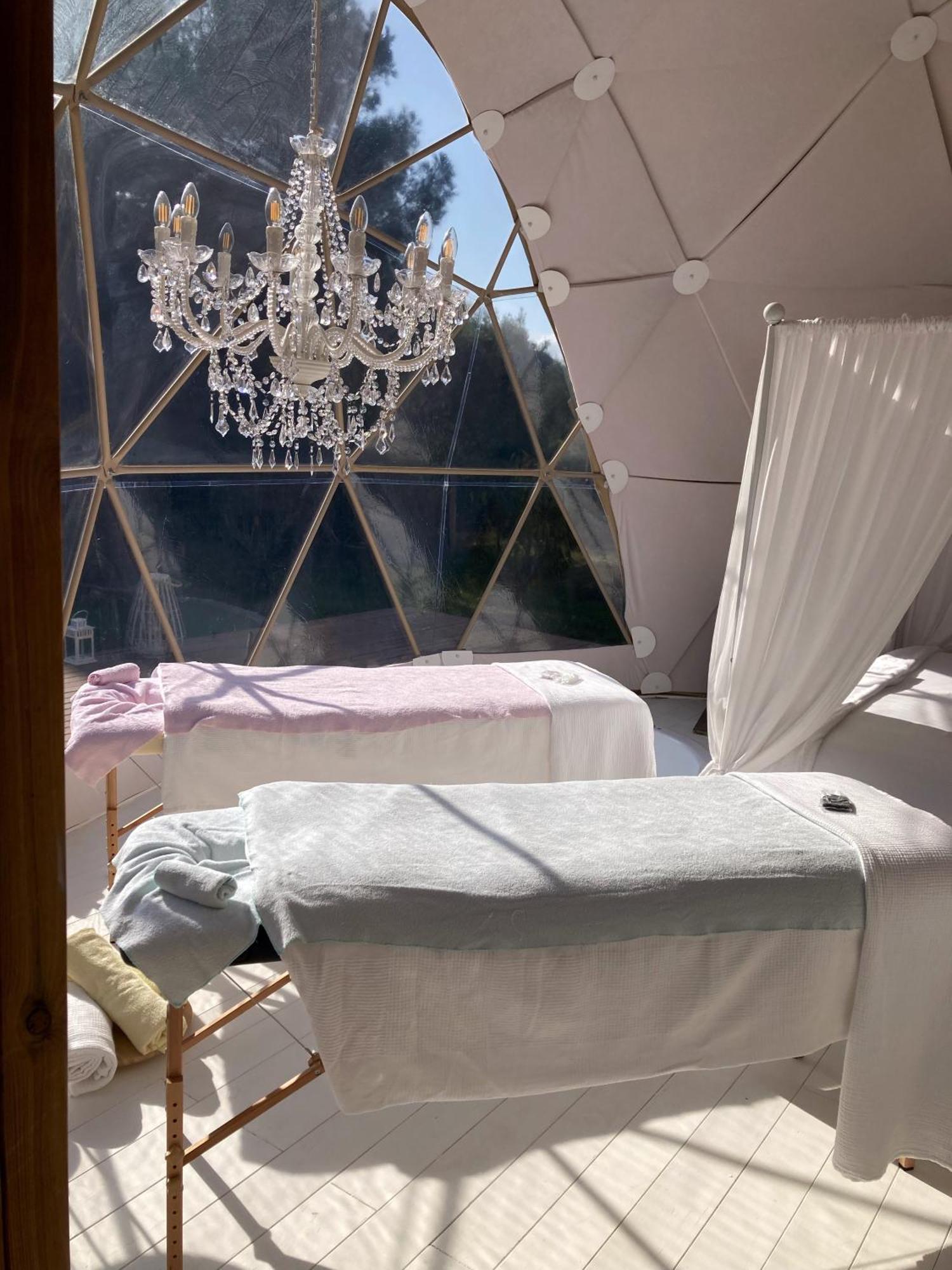 Domo Suites Masía Cal Geperut Badalona Exterior foto